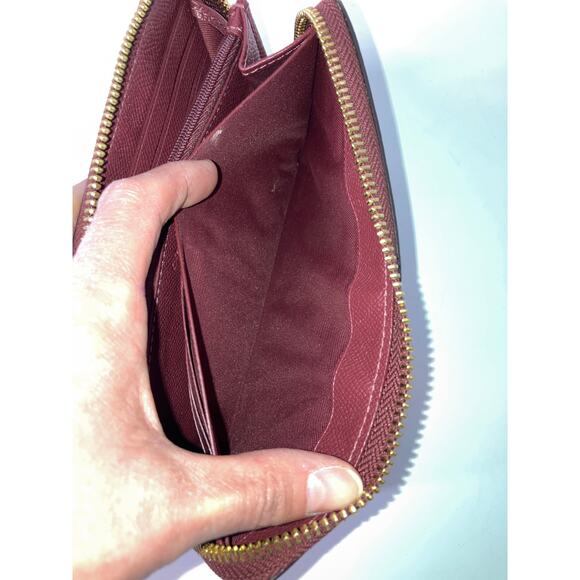 COACH 54007 LARGE WINE CROSSGRAIN LEATHER WALLET - Picture 13 of 16